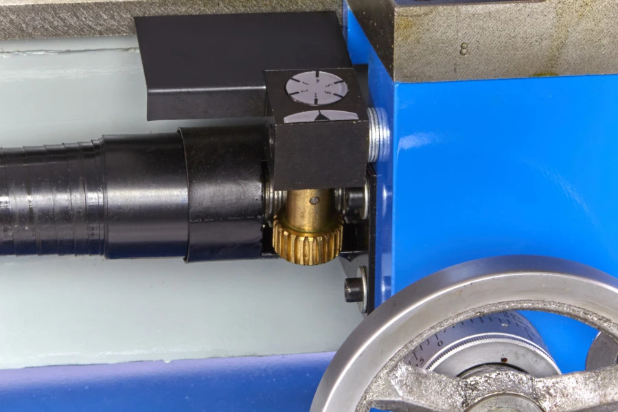 HBM 330 X 600 Metaaldraaibank Compleet - Image 8