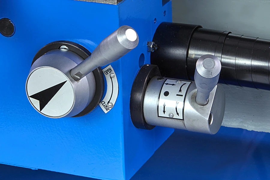 HBM 330 X 600 Metaaldraaibank Compleet - Image 9