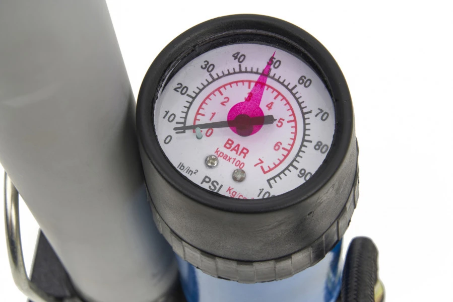 Silverline Handpomp 0 - 7 Bar (0 - 100 Psi) - Image 3